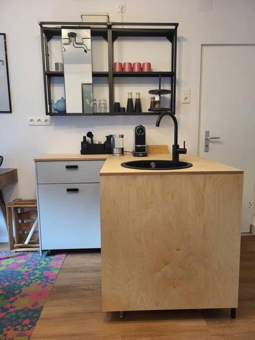 Ruhiges Apartment & Veranda Mit Guter Anbindung โบคุห์ม ภายนอก รูปภาพ