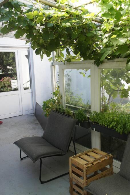 Ruhiges Apartment & Veranda Mit Guter Anbindung โบคุห์ม ภายนอก รูปภาพ